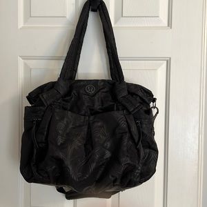 Lululemon Triumph Tote in Peacock Lace Print (Gym-Diaper-Travel Bag)